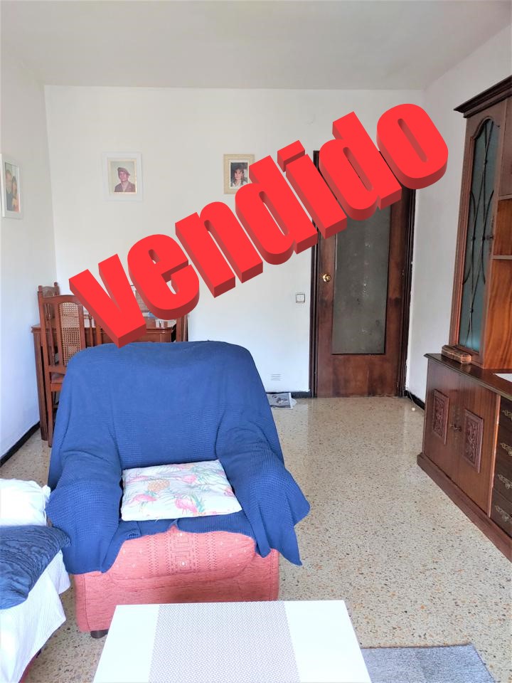 Piso en calle Agudes, Ciudad Meridiana